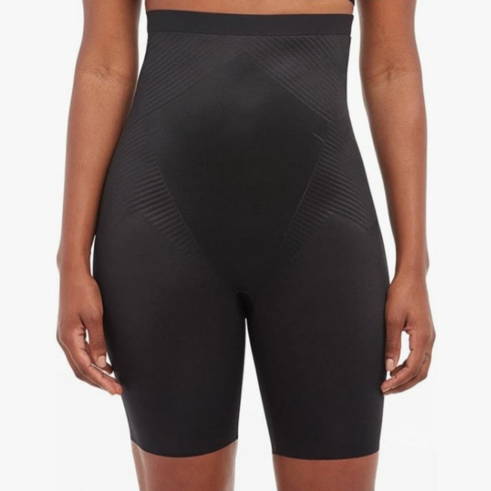 Spanx Black Legging Short Medium #10233R Thinstincts High Waist Mid Thigh
